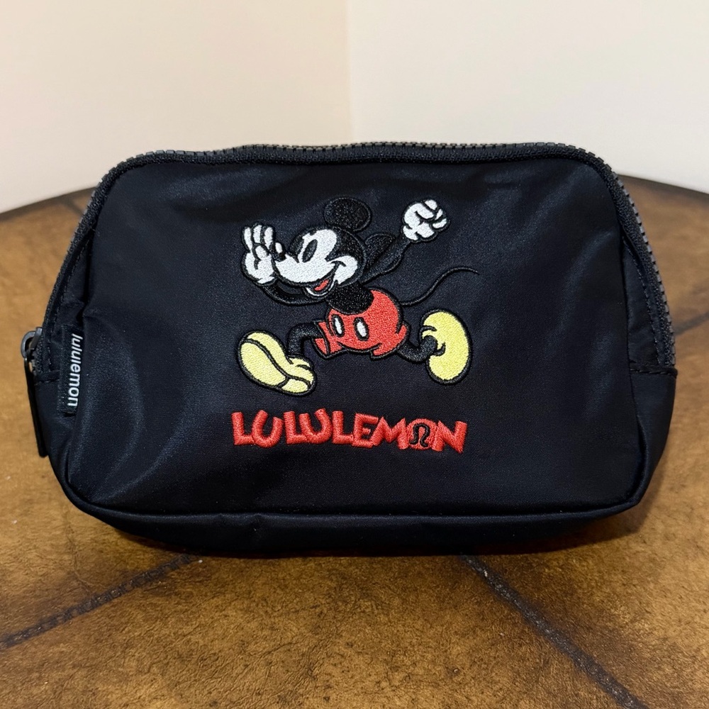 NWT Disney x Lululemon Everywhere Belt Bag 1L Mickey and Logo Print Black & Red